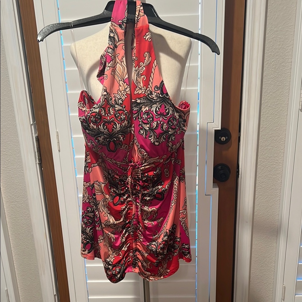 Venus padded M halter top